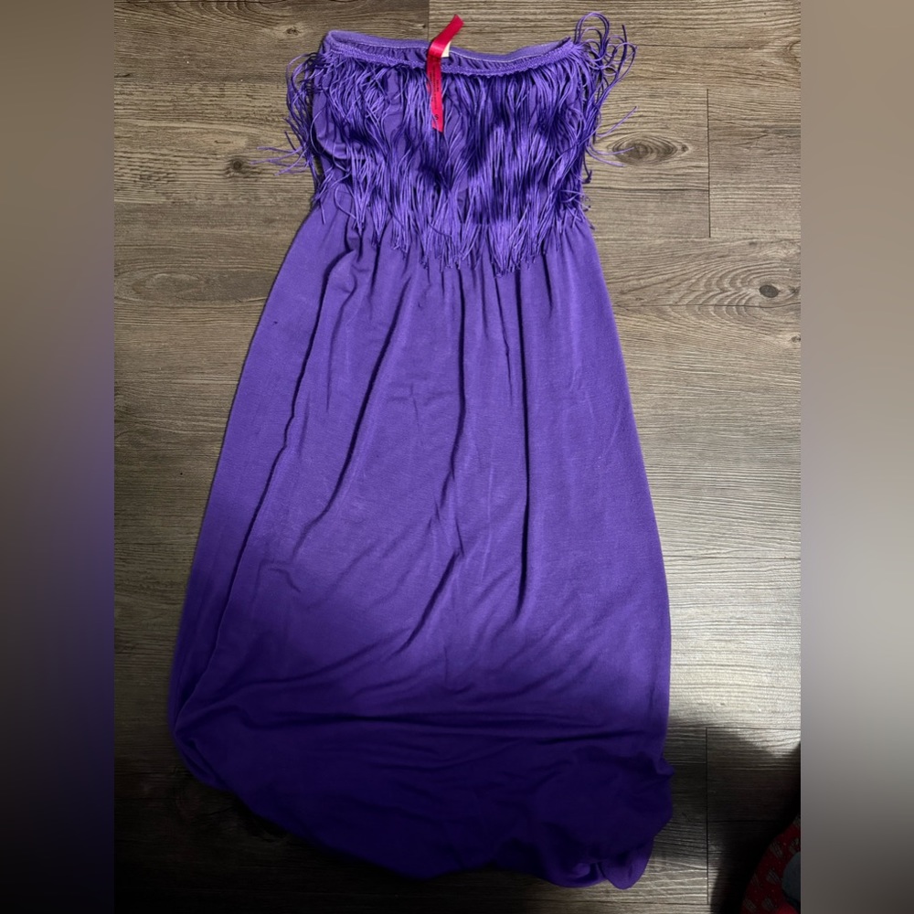 ✨ Christina Love Strapless Fringe Maxi Dress 
📏 Size: Small
🎨 Color: Purple